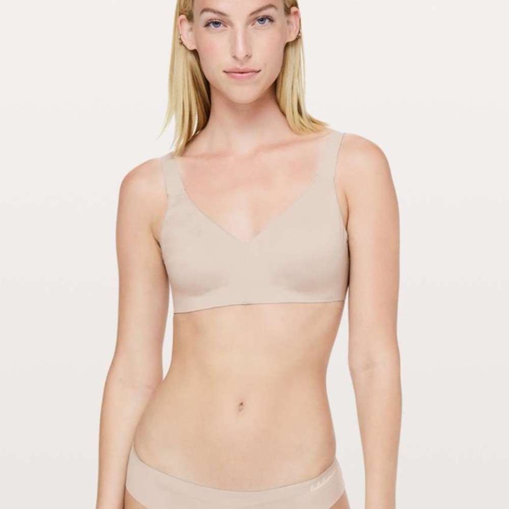 Lululemon Like Nothing Bra
Barely Beige
